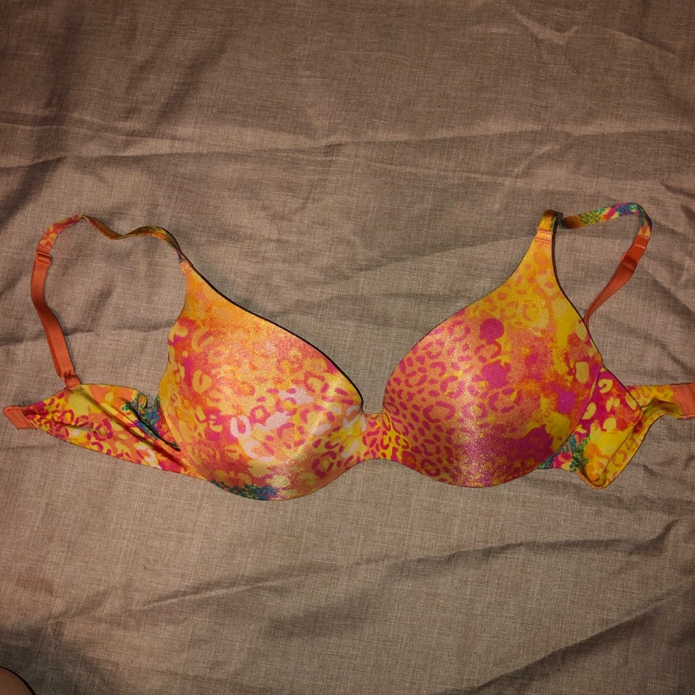 Women’s 34C light push-up bra